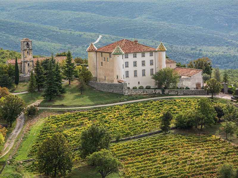 Le château d’Aiguines datant de la Renaissance
