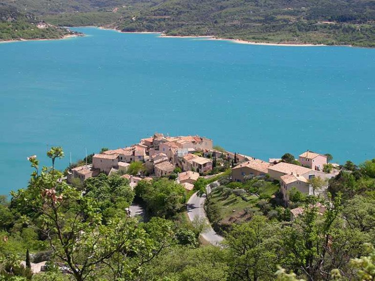 Villages autour du lac Camping municipal Les Ruisses Les Salles sur