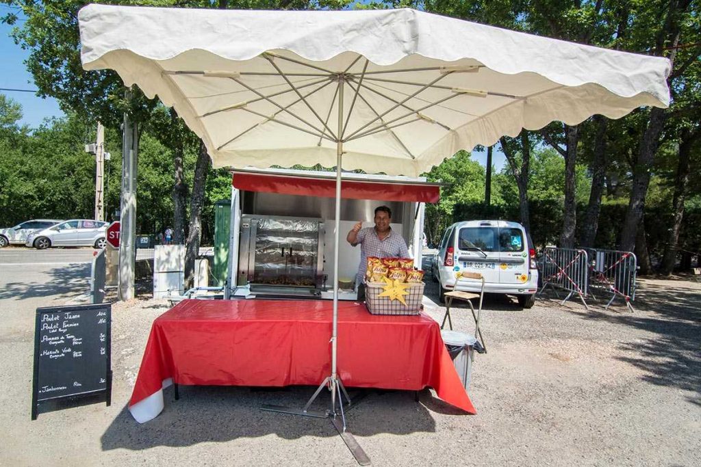 camping-les-salles-sur-verdon-camping-les-ruisses-gorges-du-verdon-lac-st-croix-poulet-roti-1