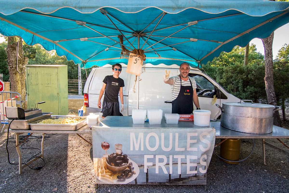 camping-les-salles-sur-verdon-camping-les-ruisses-gorges-du-verdon-lac-st-croix-moules-frites-1